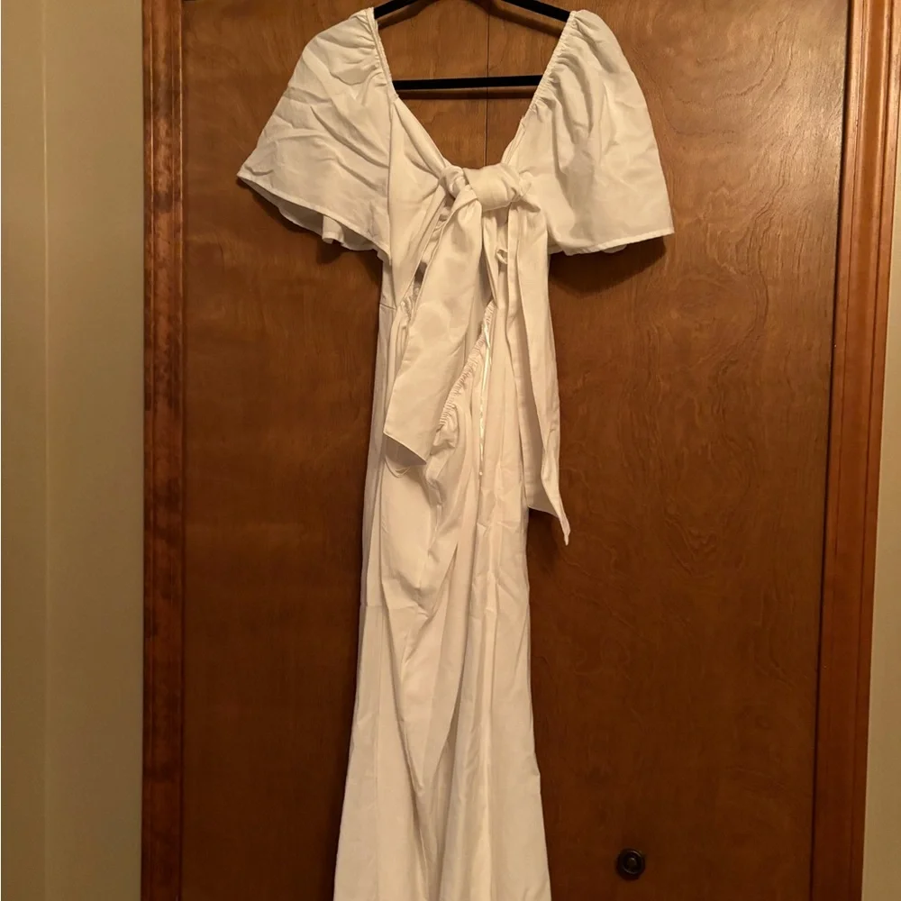 White dress - Picture 2 of 4